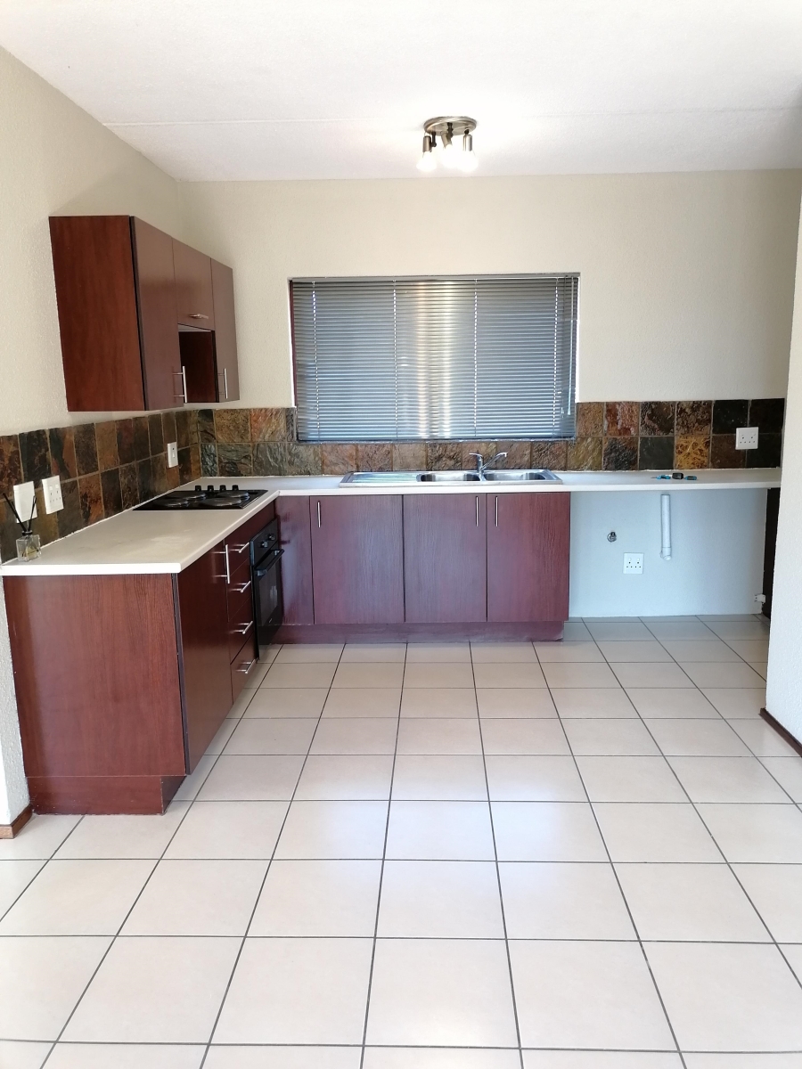 2 Bedroom Property for Sale in Honeydew Gauteng