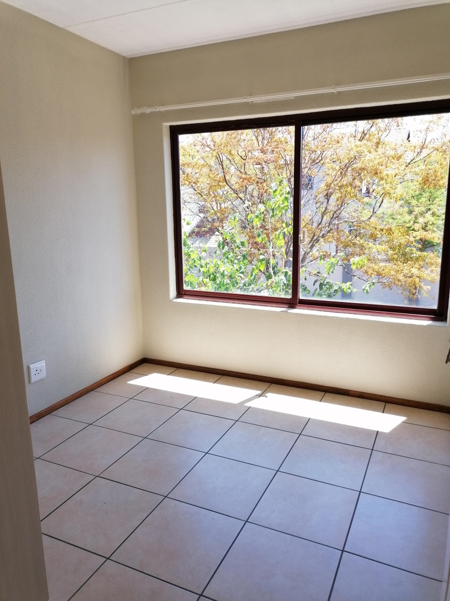 2 Bedroom Property for Sale in Honeydew Gauteng