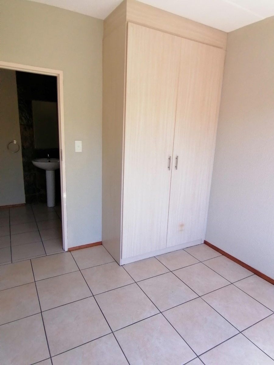 2 Bedroom Property for Sale in Honeydew Gauteng