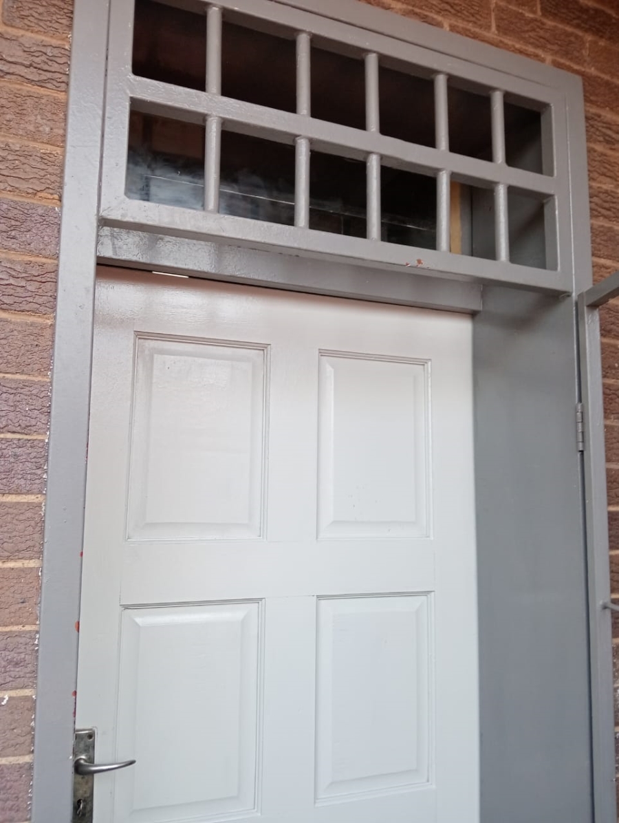To Let 4 Bedroom Property for Rent in Rosettenville Gauteng