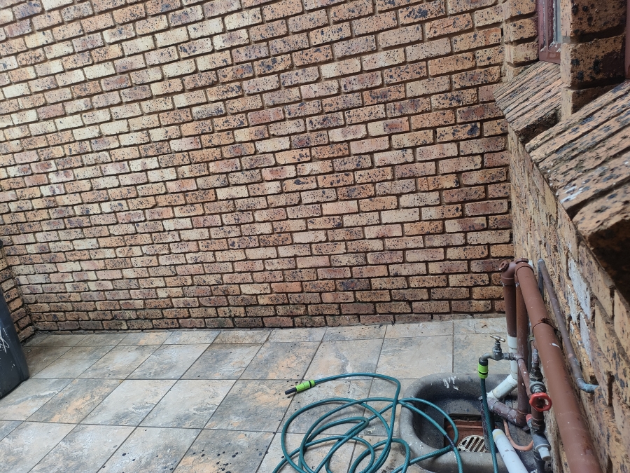 2 Bedroom Property for Sale in Silverton Gauteng