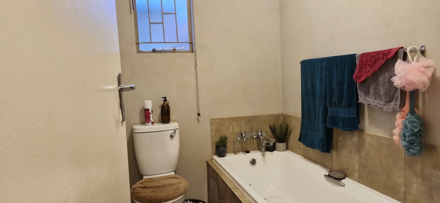 To Let 3 Bedroom Property for Rent in Gem Valley Gauteng