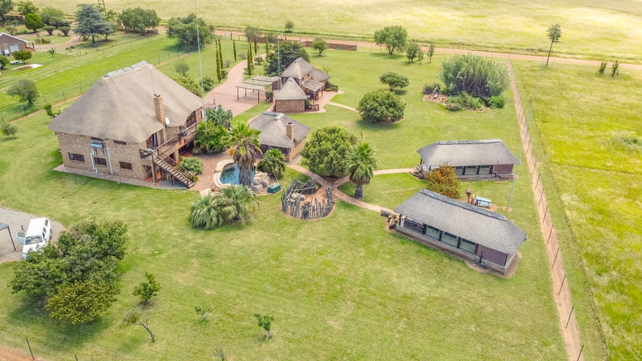 8 Bedroom Property for Sale in Mooilande Gauteng