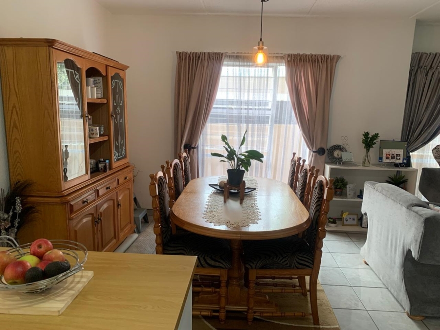 To Let 2 Bedroom Property for Rent in Radiokop Gauteng