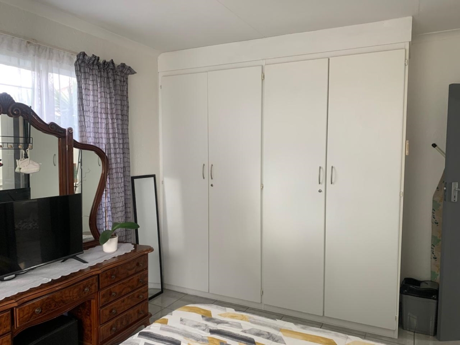 To Let 2 Bedroom Property for Rent in Radiokop Gauteng