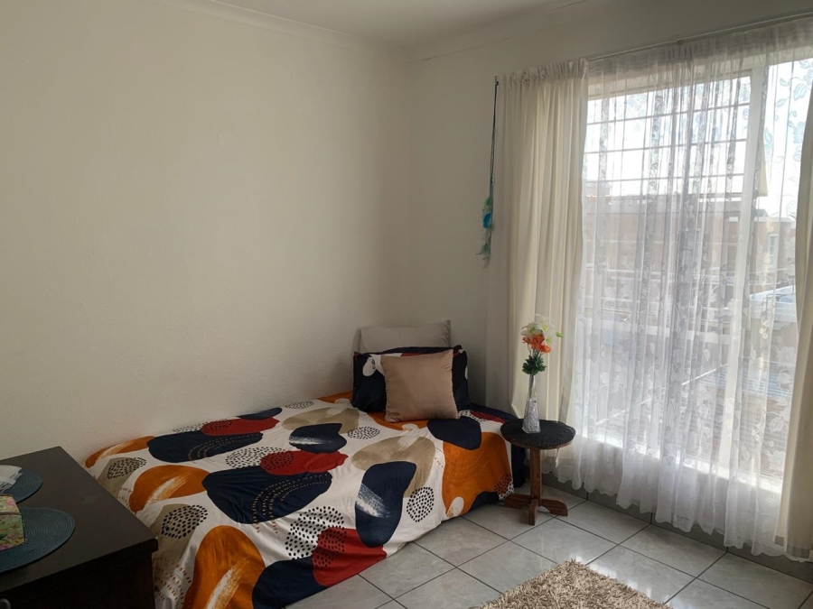 To Let 2 Bedroom Property for Rent in Radiokop Gauteng