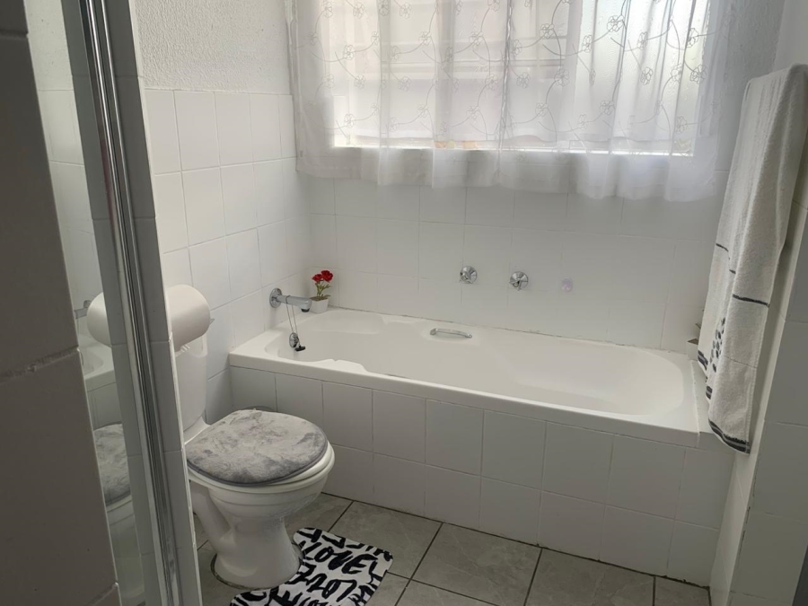 To Let 2 Bedroom Property for Rent in Radiokop Gauteng
