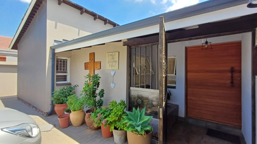 To Let 3 Bedroom Property for Rent in Randhart Gauteng