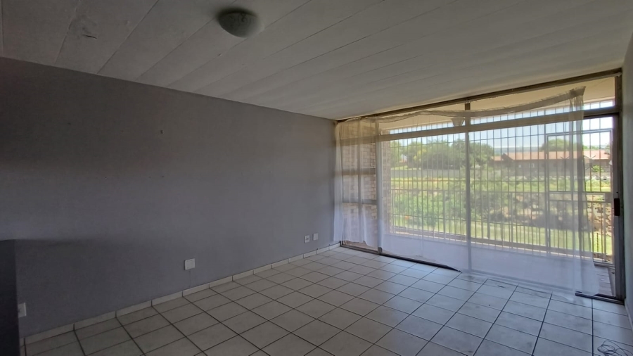 To Let 2 Bedroom Property for Rent in Gosforth Park Gauteng