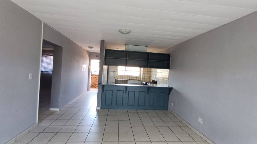 To Let 2 Bedroom Property for Rent in Gosforth Park Gauteng