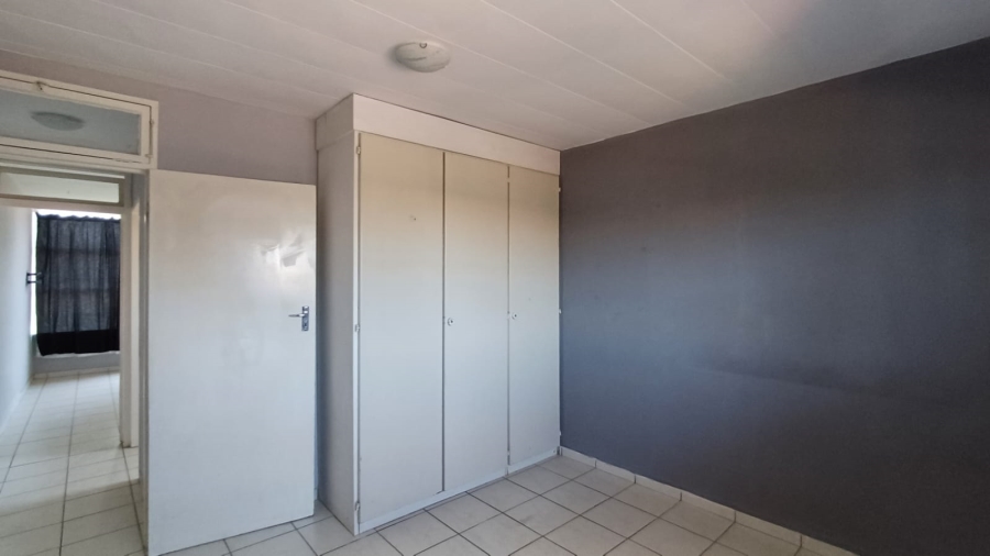 To Let 2 Bedroom Property for Rent in Gosforth Park Gauteng