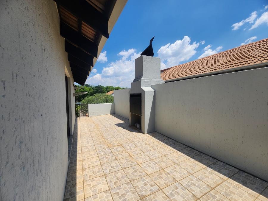 2 Bedroom Property for Sale in Paulshof Gauteng