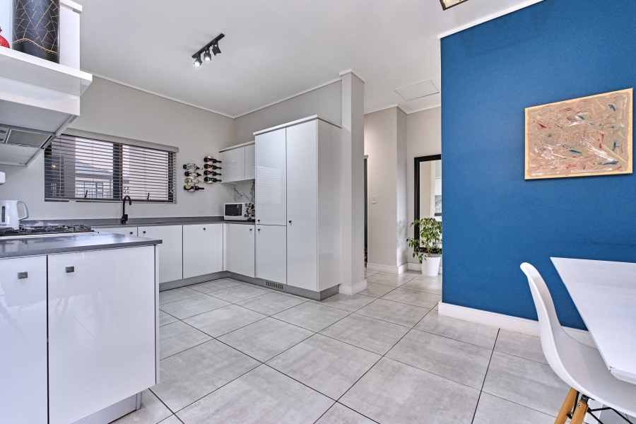 To Let 2 Bedroom Property for Rent in The Polofields Gauteng