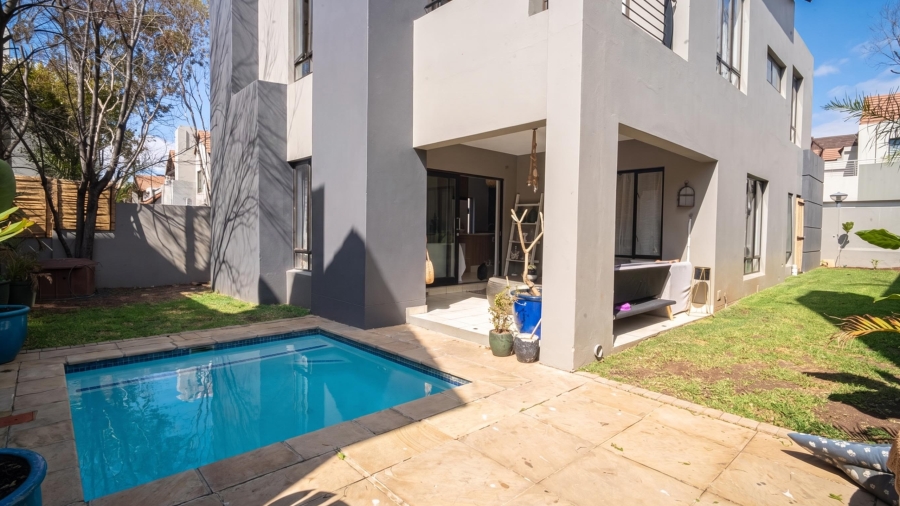 To Let 3 Bedroom Property for Rent in Fourways Gauteng