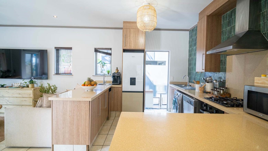 To Let 3 Bedroom Property for Rent in Fourways Gauteng