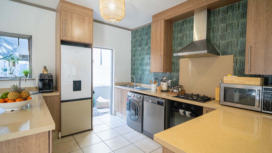 To Let 3 Bedroom Property for Rent in Fourways Gauteng