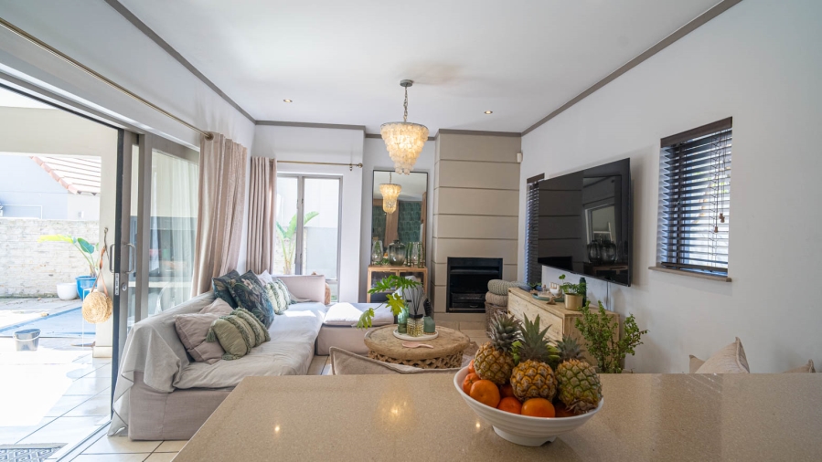 To Let 3 Bedroom Property for Rent in Fourways Gauteng