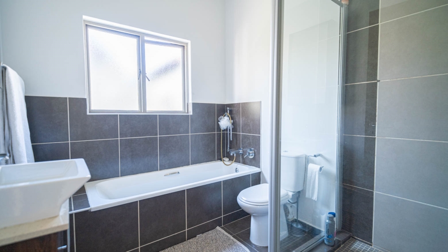 To Let 3 Bedroom Property for Rent in Fourways Gauteng