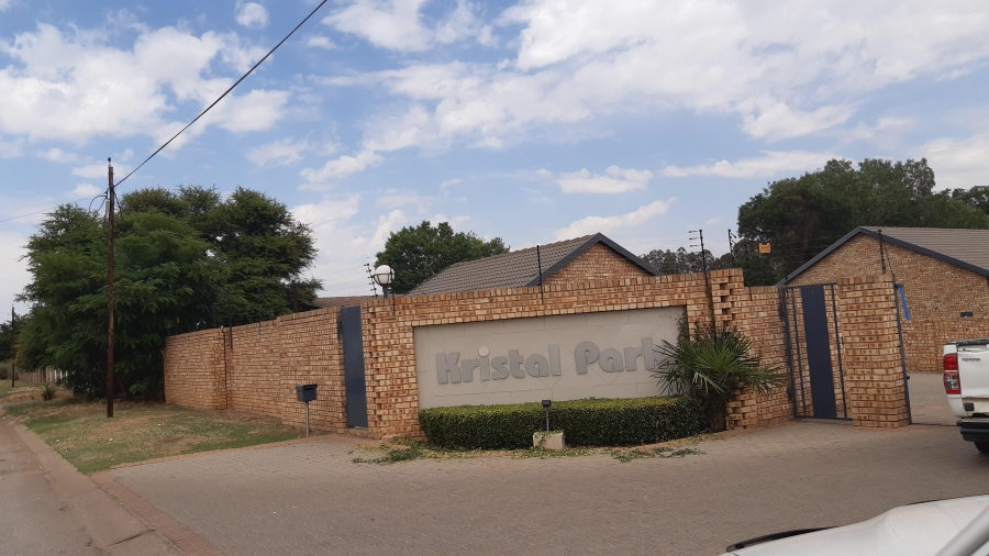 To Let 3 Bedroom Property for Rent in Riversdale Gauteng