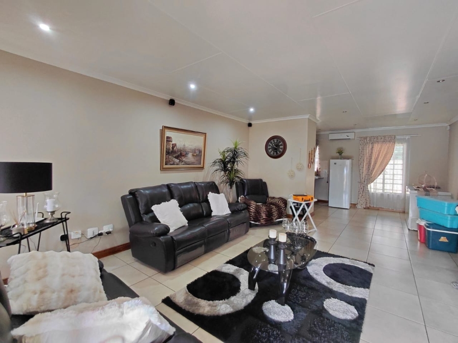 To Let 3 Bedroom Property for Rent in Riversdale Gauteng