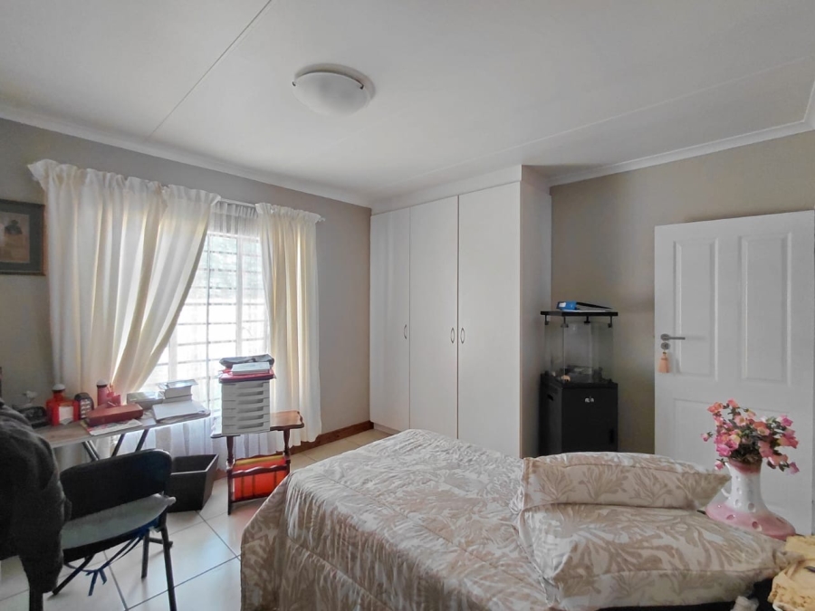 To Let 3 Bedroom Property for Rent in Riversdale Gauteng