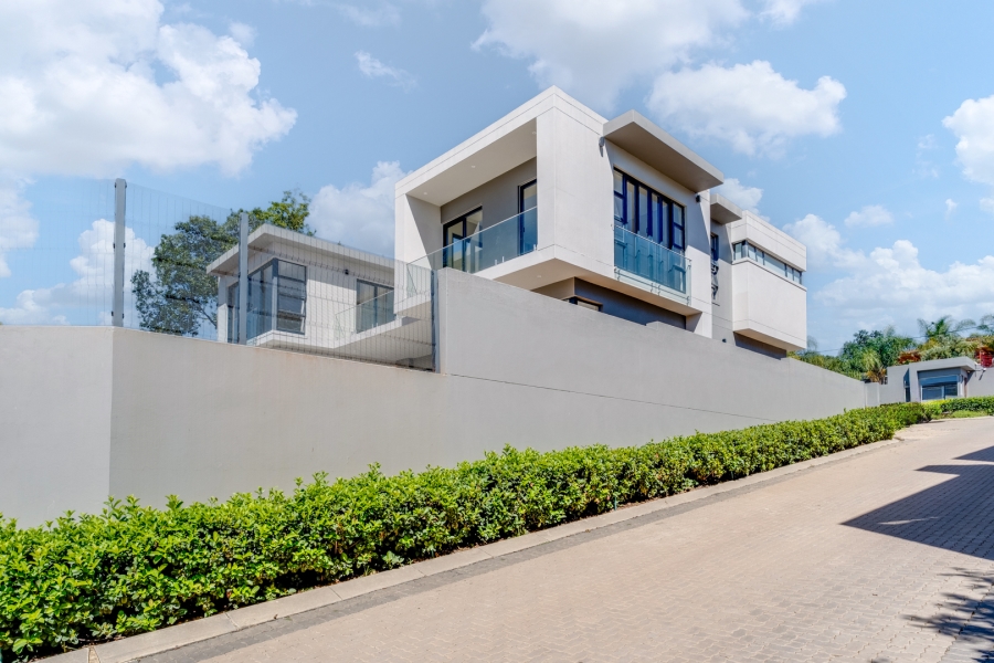 5 Bedroom Property for Sale in Bryanston Gauteng
