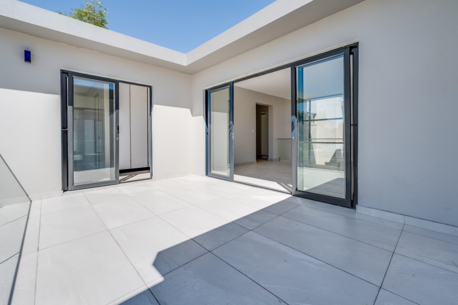 5 Bedroom Property for Sale in Bryanston Gauteng