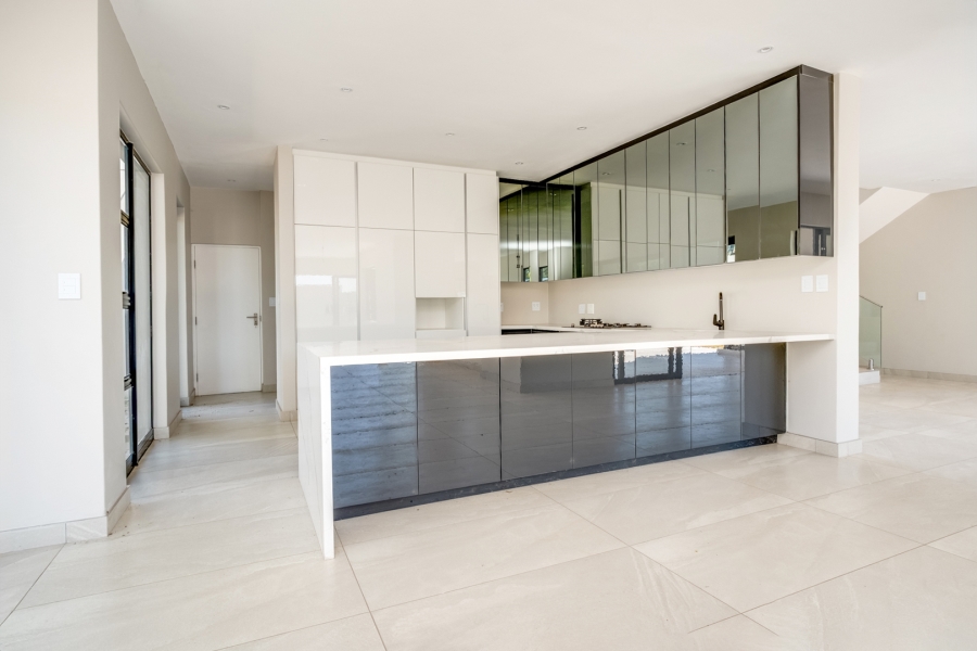 5 Bedroom Property for Sale in Bryanston Gauteng