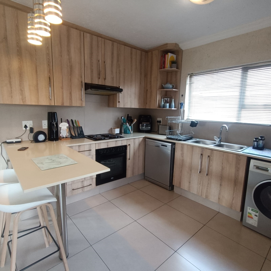 3 Bedroom Property for Sale in Linden Gauteng