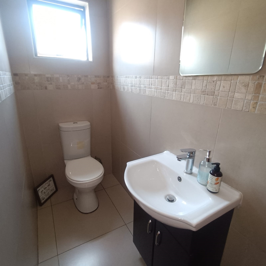 3 Bedroom Property for Sale in Linden Gauteng