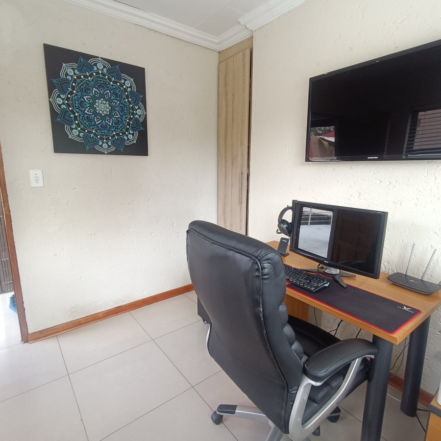 3 Bedroom Property for Sale in Linden Gauteng