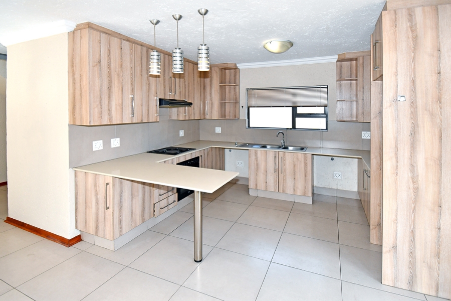 3 Bedroom Property for Sale in Linden Gauteng