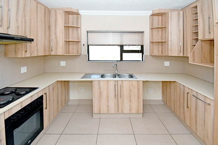 3 Bedroom Property for Sale in Linden Gauteng