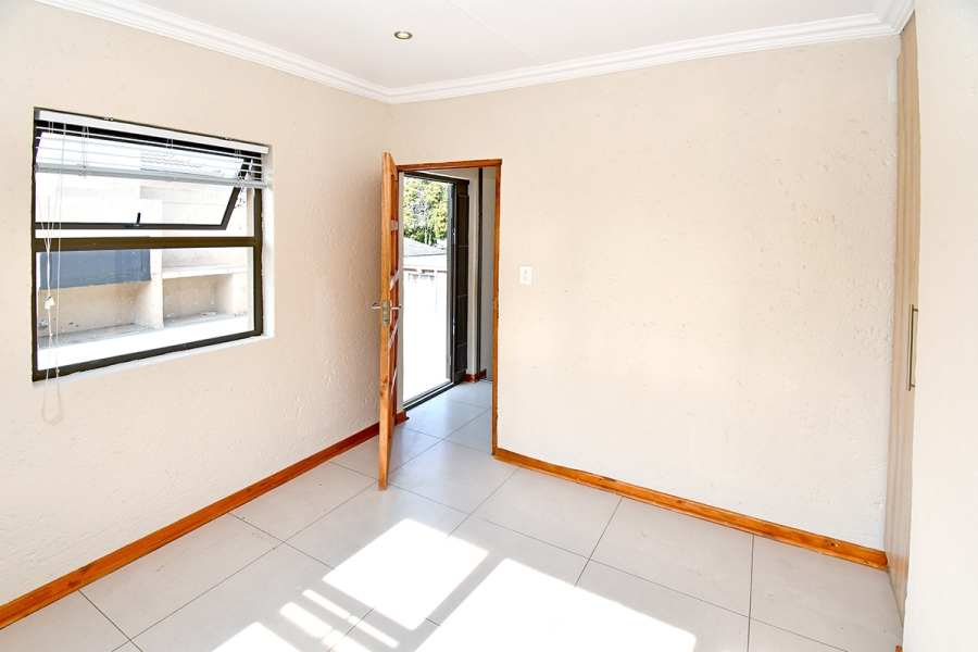 3 Bedroom Property for Sale in Linden Gauteng