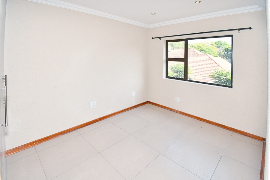 3 Bedroom Property for Sale in Linden Gauteng