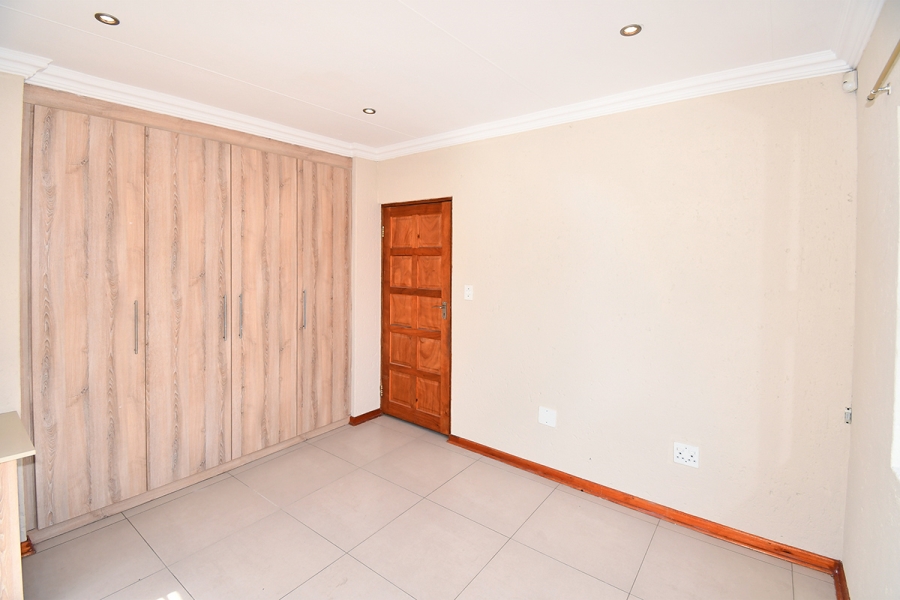 3 Bedroom Property for Sale in Linden Gauteng