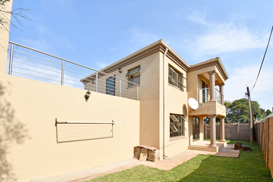 3 Bedroom Property for Sale in Linden Gauteng