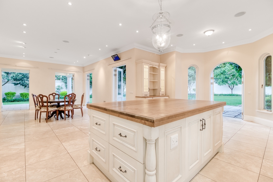 5 Bedroom Property for Sale in Hurlingham Gauteng
