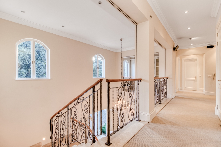 5 Bedroom Property for Sale in Hurlingham Gauteng
