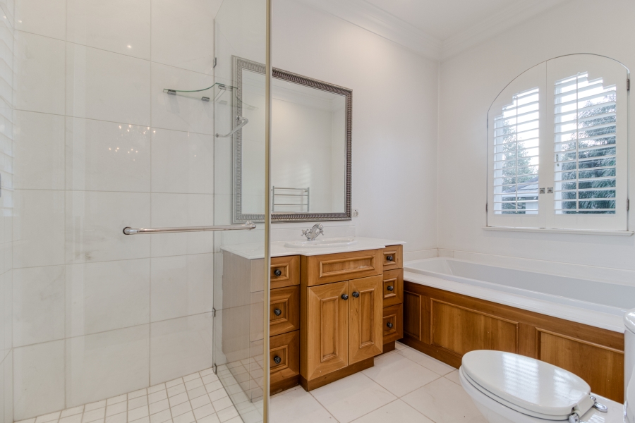 5 Bedroom Property for Sale in Hurlingham Gauteng
