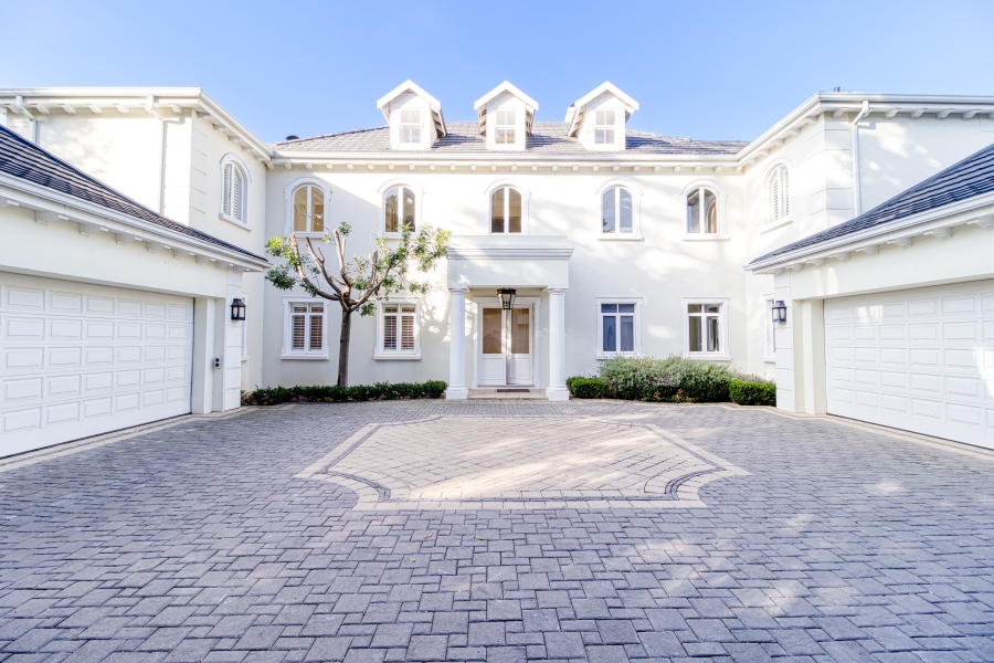 5 Bedroom Property for Sale in Hurlingham Gauteng