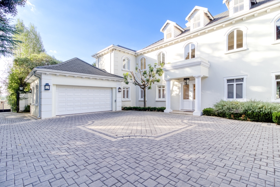 5 Bedroom Property for Sale in Hurlingham Gauteng
