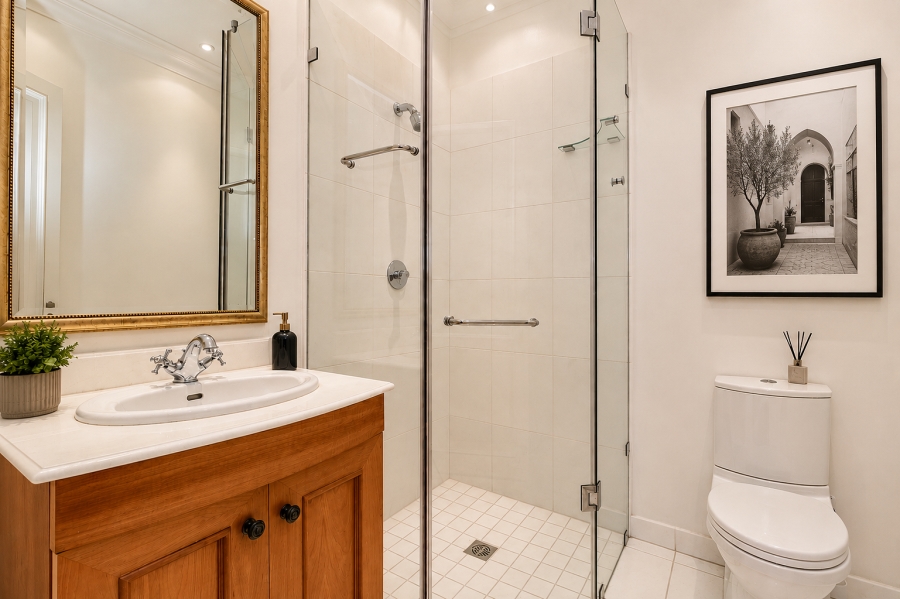 5 Bedroom Property for Sale in Hurlingham Gauteng