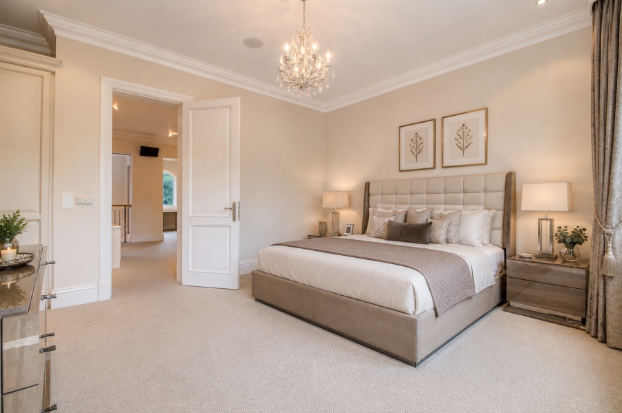 5 Bedroom Property for Sale in Hurlingham Gauteng