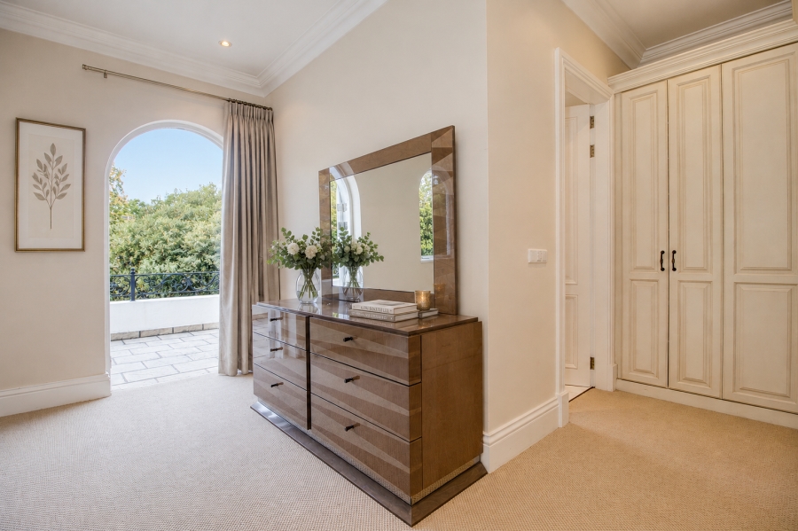 5 Bedroom Property for Sale in Hurlingham Gauteng