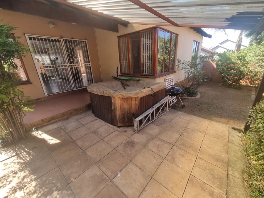 3 Bedroom Property for Sale in Liefde en Vrede Gauteng