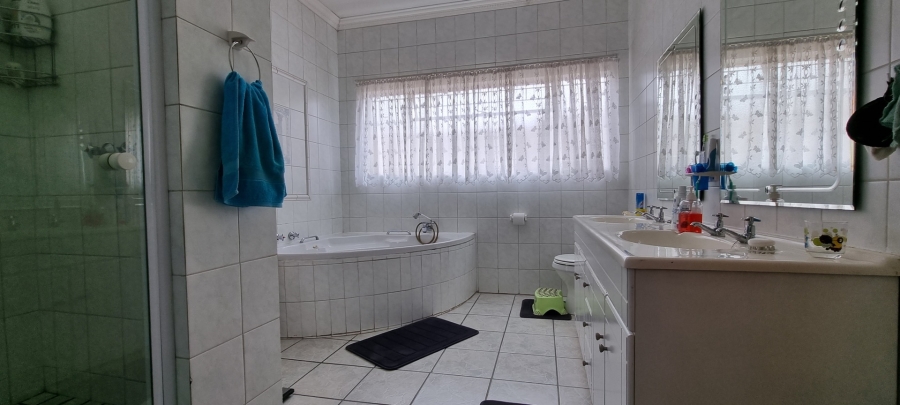 8 Bedroom Property for Sale in Sunward Park Gauteng