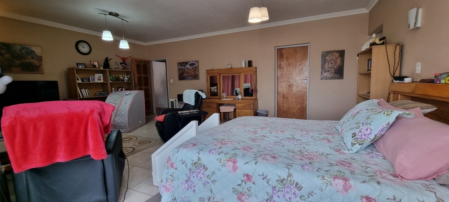 8 Bedroom Property for Sale in Sunward Park Gauteng