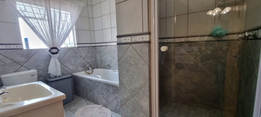 8 Bedroom Property for Sale in Sunward Park Gauteng