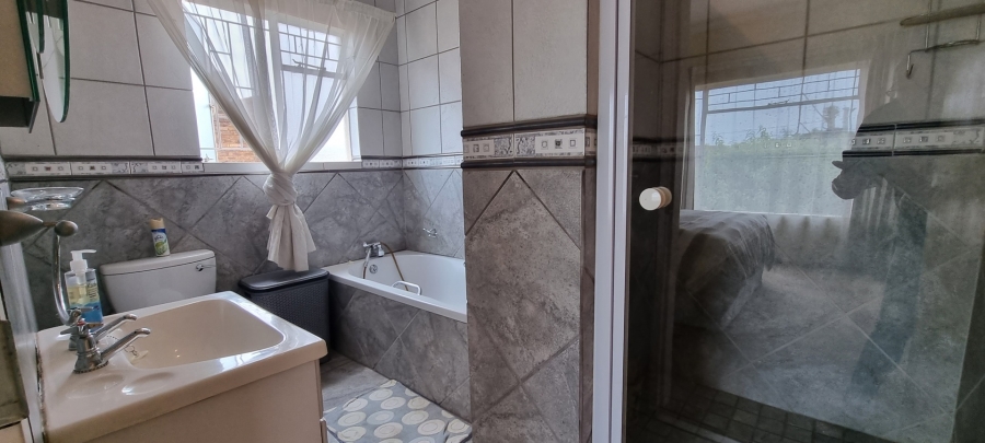8 Bedroom Property for Sale in Sunward Park Gauteng